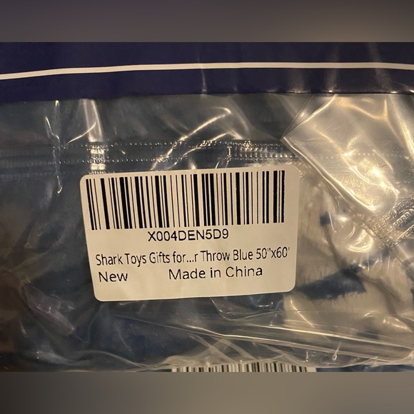 Jekeno Shark Glow in The Dark Blanket,  Throw Blue 50"x60" - Picture 6 of 6